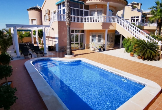 Resale - Villa - Orihuela Costa - Los Altos