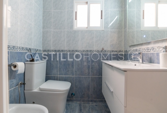 Resale - Apartment / flat - Torrevieja - Playa del Cura