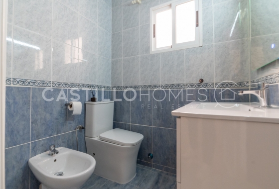 Resale - Apartment / flat - Torrevieja - Playa del Cura