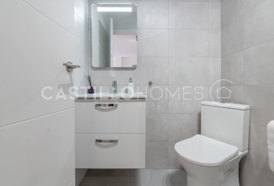 Resale - Apartment / flat - Torrevieja - Playa del Cura