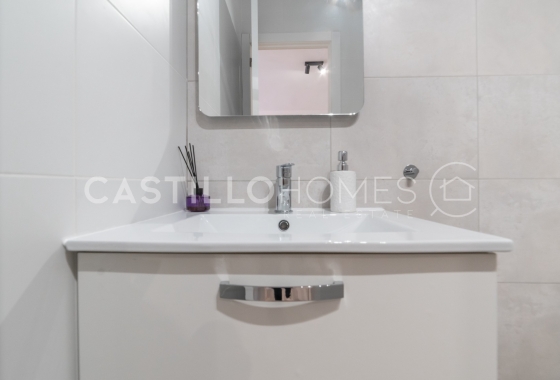 Resale - Apartment / flat - Torrevieja - Playa del Cura