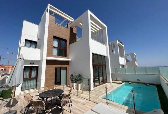 Resale - Villa - Torrevieja - Costa Blanca