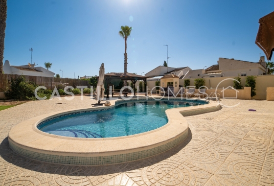 Resale - Villa - Torrevieja - El Chaparral