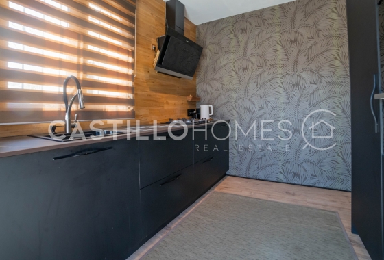 Resale - Villa - Torrevieja - El Chaparral