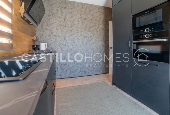 Resale - Villa - Torrevieja - El Chaparral