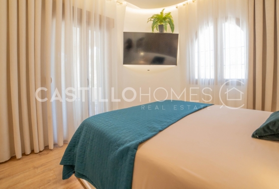 Resale - Villa - Torrevieja - El Chaparral