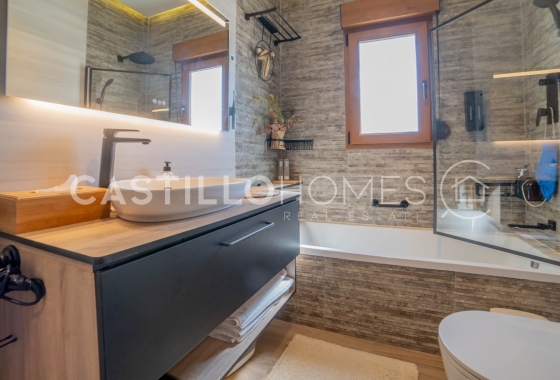 Resale - Villa - Torrevieja - El Chaparral