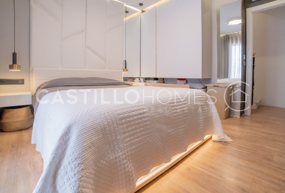 Resale - Villa - Torrevieja - El Chaparral