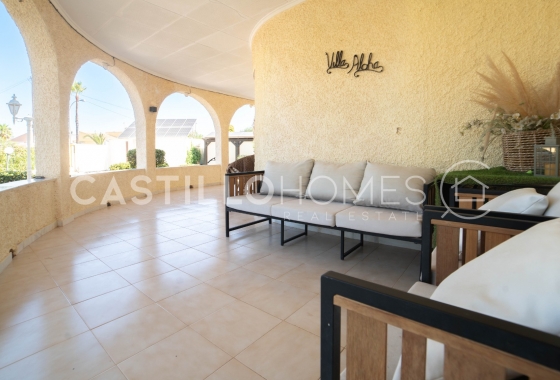 Resale - Villa - Torrevieja - El Chaparral
