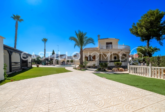 Resale - Villa - Torrevieja - El Chaparral