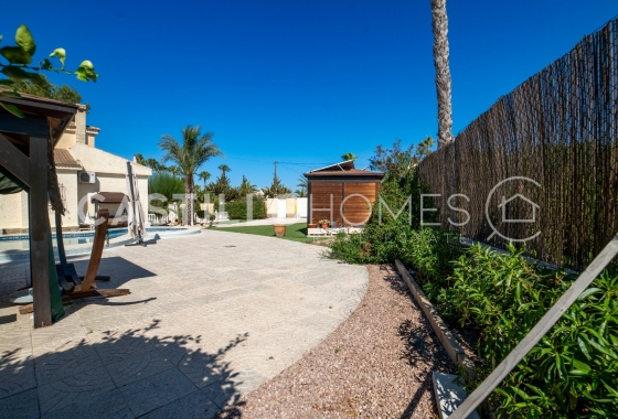 Resale - Villa - Torrevieja - El Chaparral