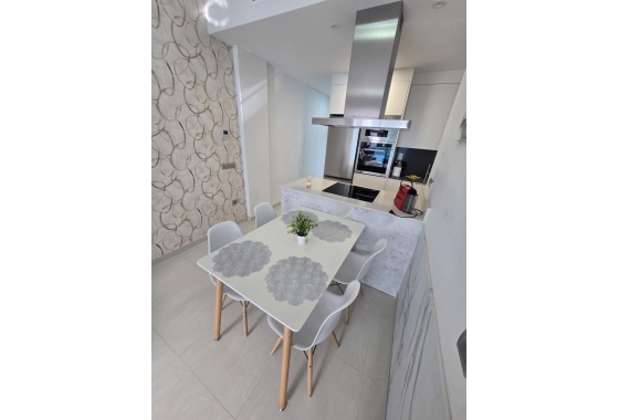 Resale - Apartment / flat - Torrevieja - Estacion De Autobuses
