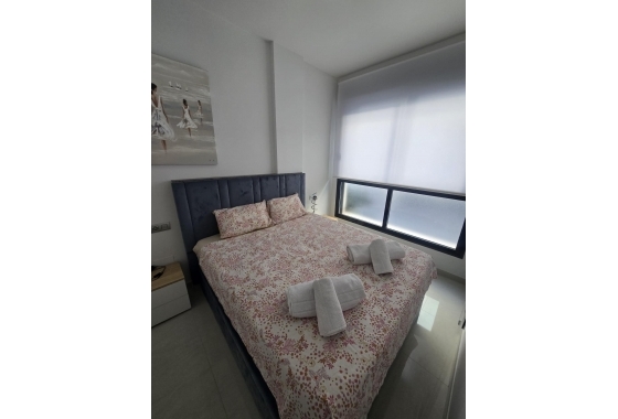 Resale - Apartment / flat - Torrevieja - Estacion De Autobuses