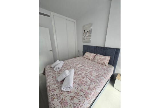 Resale - Apartment / flat - Torrevieja - Estacion De Autobuses