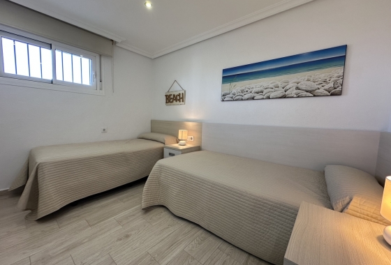 Resale - Apartment / flat - Mil Palmeras - Costa Blanca