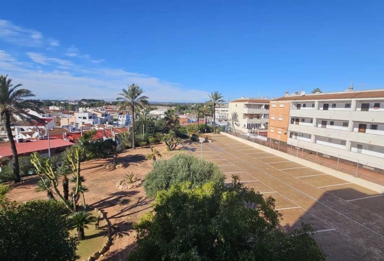 Resale - Apartment / flat - Mil Palmeras - Costa Blanca