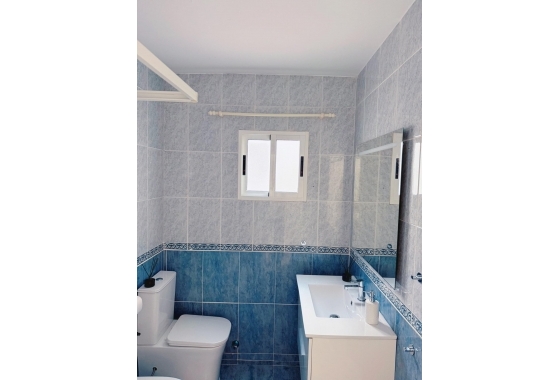 Resale - Apartment / flat - Torrevieja - Playa del Cura