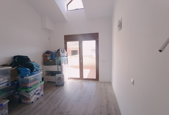 Resale - Townhouse - Roldan - Inland