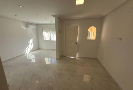 Resale - Townhouse - Torrevieja - Zona Los Frutales