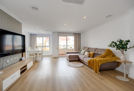 Resale - Apartment / flat - Torrevieja - Centro