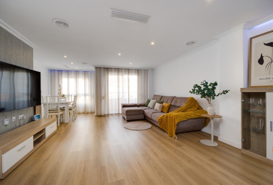 Resale - Apartment / flat - Torrevieja - Centro