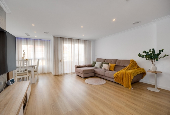 Resale - Apartment / flat - Torrevieja - Centro
