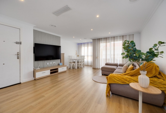 Resale - Apartment / flat - Torrevieja - Centro