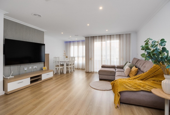 Resale - Apartment / flat - Torrevieja - Centro