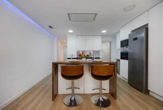 Resale - Apartment / flat - Torrevieja - Centro