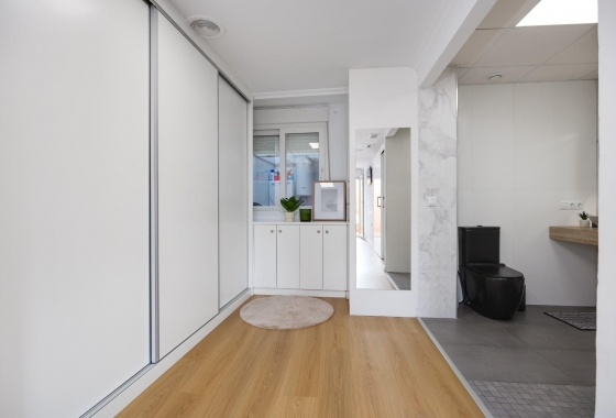 Resale - Apartment / flat - Torrevieja - Centro