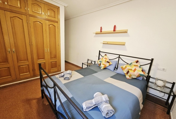 Resale - Apartment / flat - Torrevieja - Estacion De Autobuses