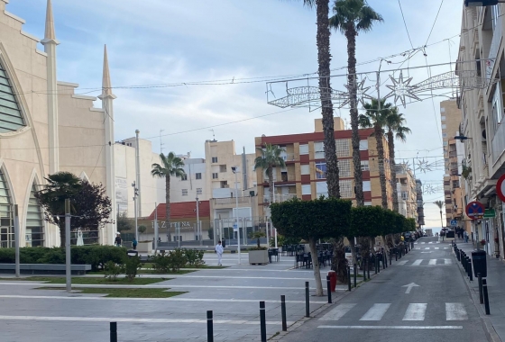 Resale - Apartment / flat - Torrevieja - Estacion De Autobuses