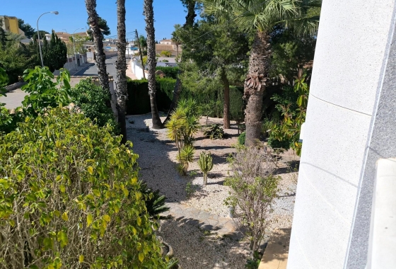 Resale - Villa - Torrevieja - La Siesta