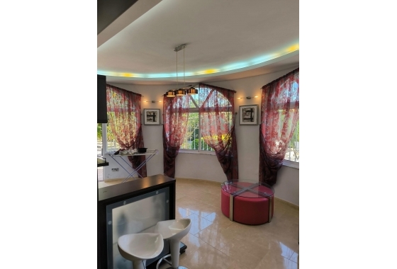 Resale - Villa - Torrevieja - La Siesta