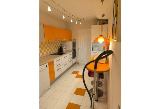 Resale - Villa - Torrevieja - La Siesta