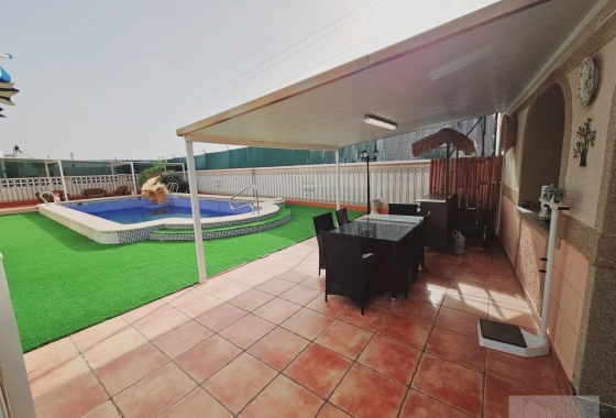Resale - Villa - Torrevieja - La Siesta - El Salado - Torreta