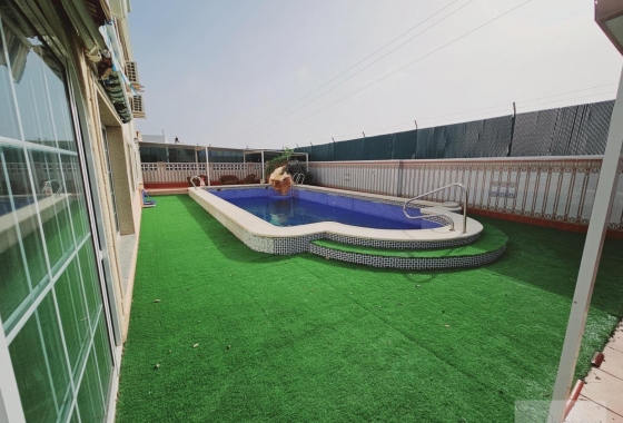 Resale - Villa - Torrevieja - La Siesta - El Salado - Torreta