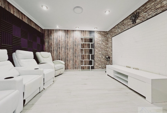 Resale - Villa - Torrevieja - La Siesta - El Salado - Torreta