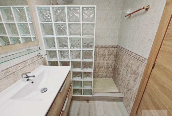 Resale - Villa - Torrevieja - La Siesta - El Salado - Torreta