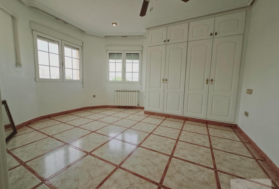 Resale - Villa - Torrevieja - La Siesta - El Salado - Torreta