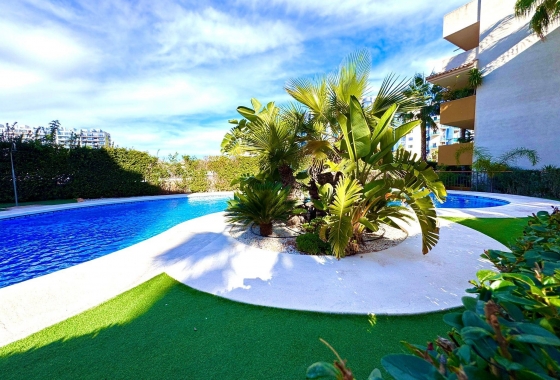 Resale - Apartment / flat - Torrevieja - Punta Prima