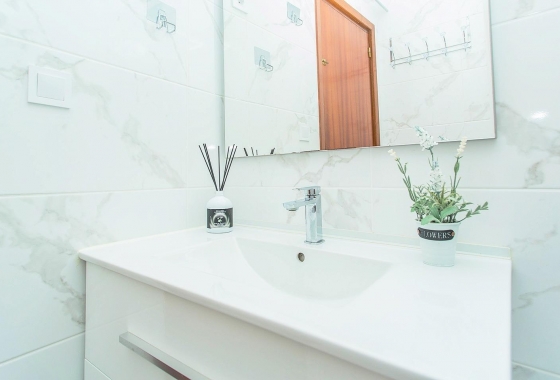 Resale - Apartment / flat - Torrevieja - Playa del Cura