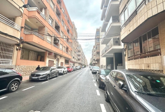 Resale - Apartment / flat - Torrevieja - Playa del Cura