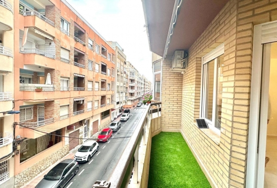 Resale - Apartment / flat - Torrevieja - Playa del Cura
