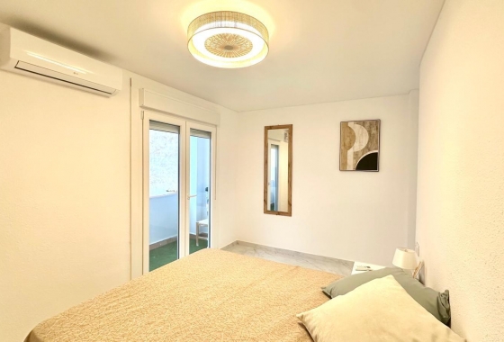 Resale - Apartment / flat - Torrevieja - Playa del Cura