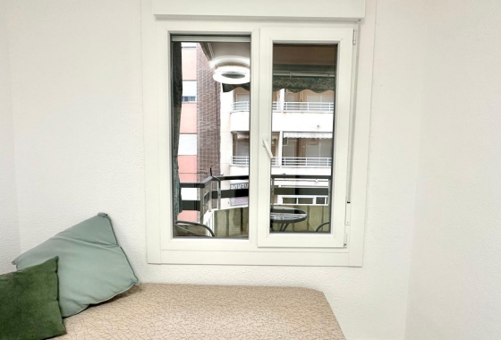 Resale - Apartment / flat - Torrevieja - Playa del Cura