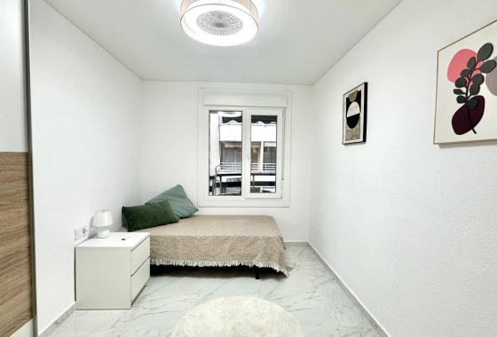 Resale - Apartment / flat - Torrevieja - Playa del Cura