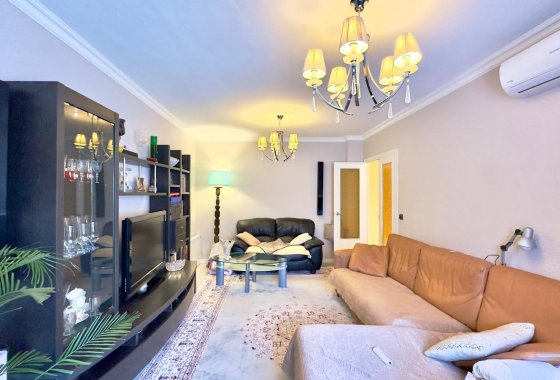 Resale - Apartment / flat - Torrevieja - Centro