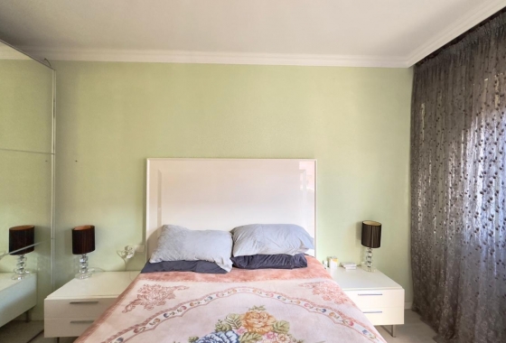 Resale - Apartment / flat - Torrevieja - Centro