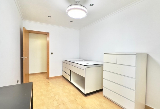 Resale - Apartment / flat - Torrevieja - Centro